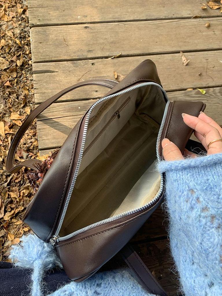 Women's Korean-Style Large Capacity Retro Shoulder Bag - Autumn 2025