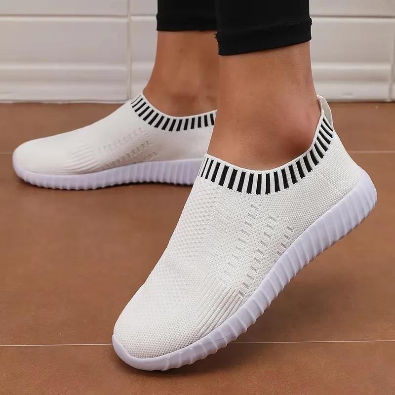 Women's Slip on Shoes Simple Mesh Design Comfortable Breathable Non Slip Shoes Outdoor Lawn Walking Leisure Vulcanized Shoes