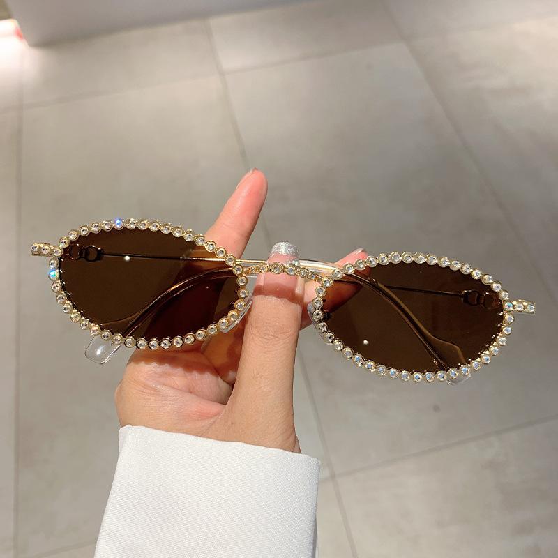 Vintage Punk Luxury Brand Designer Diamond Oval Sunglasses Women Sun Glasses For Female Uv400 Trendy Small Frame Crystal Shades