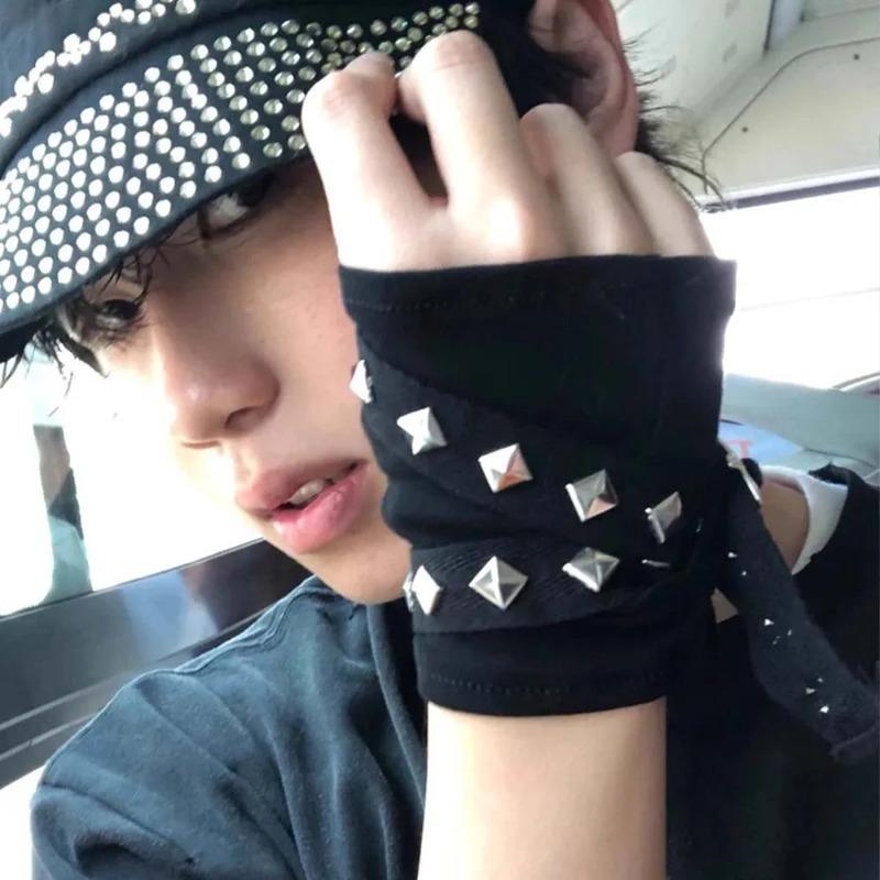 Y2K Millennium Hot Girl Rivet Strap Gloves Punk Style Subculture JK Girl Wasteland Style Accessories Sleeves Cosplay