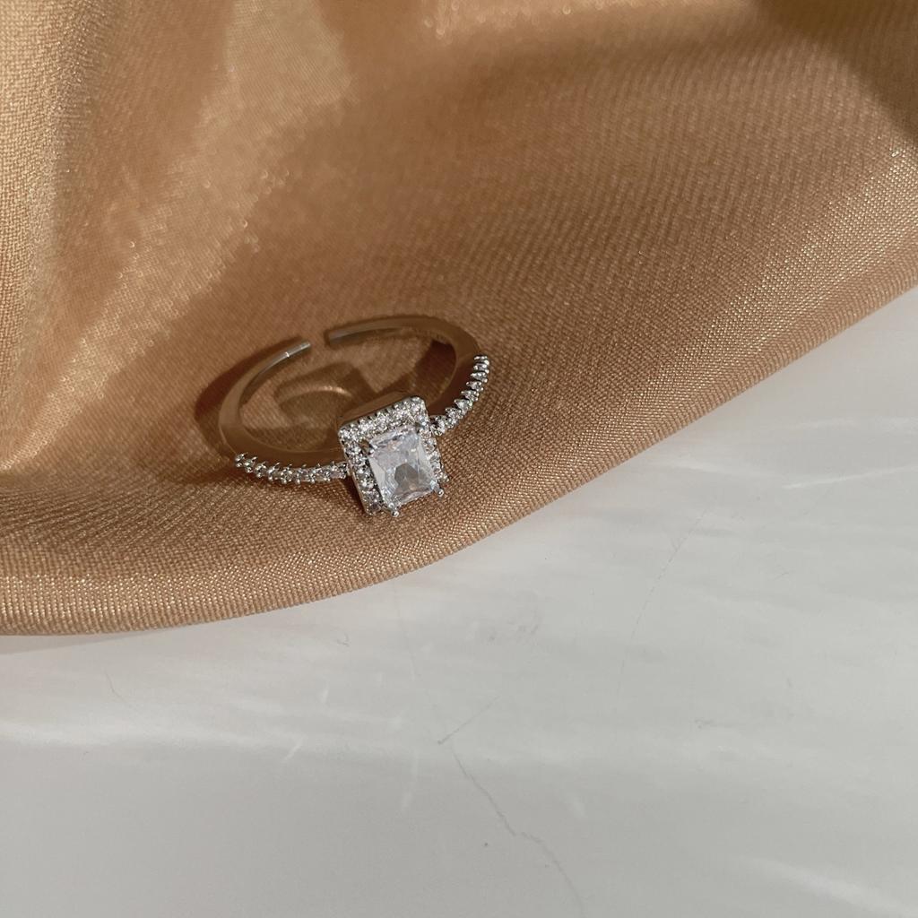 French Retro Niche Design Camellia Index Finger Flower Ring Women'S Light Luxury Exquisite High Temperament Fashion Personality