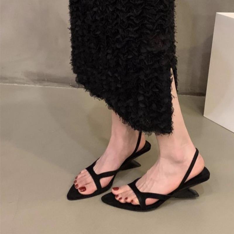 Fashion Mid-heel Sandals Summer New Round Head Open Toe Flannelcloth Hollow-out Anti-slip Wear-resistant Special-shaped Slippers