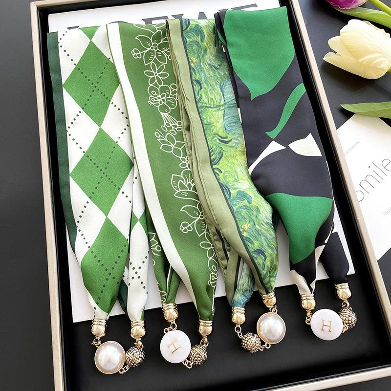 Lazy magnetic buckle silk scarf women's spring and autumn thin neck protection magnetic buckle silk scarf long small collar versatile pearl necklace