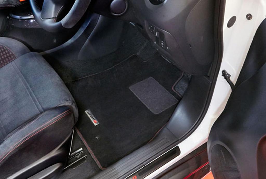 Nismo Floor Mats for Nissan Juke F15 Nismo (with Logo) 74902-RNF50