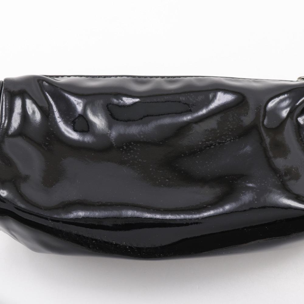 Chanel Saszetka Camelia czarna emalia Kobiety Używana