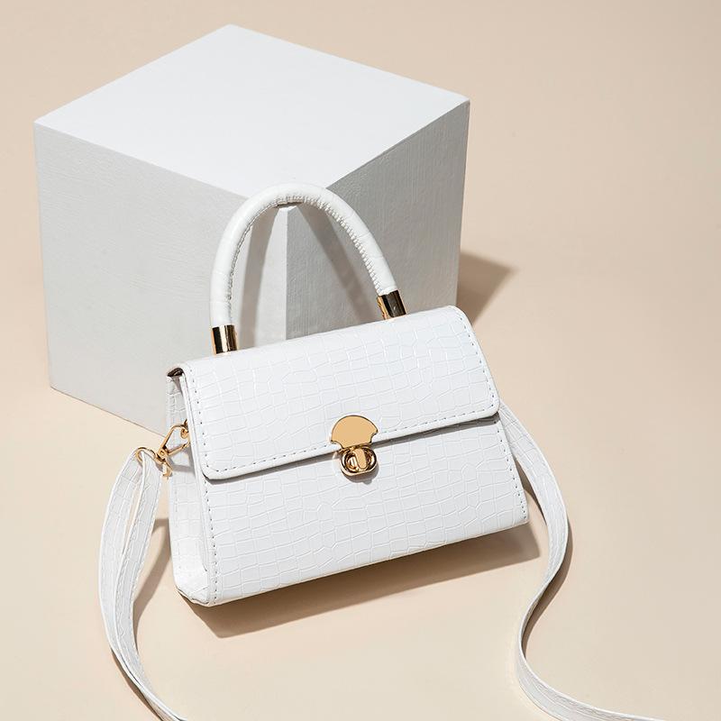 

Сумка подмышку Женская сумка Новая сумка-мессенджер Маленькая сумка Сумка-багет с текстурой кожи с крокодиловым узором белый