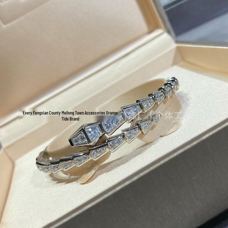 

Женский браслет Baojia Diamond Snake Bone: Роскошная европейская и американская мода Ins с высококлассным дизайном в форме змеи.