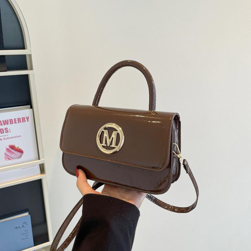 This year popular small bag women's autumn 2025 new fashion retro messenger bag Internet celebrity handbag female Internet celebrity versatile