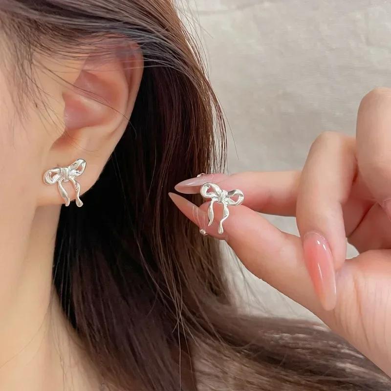 1 Paire Boucles d'Oreilles Puces Noeud Douces Mignonnes pour Femmes Corée Couleur Cuivre Boucles d'Oreilles Ruban Simples Minimalistes Piercing d'Oreille Cadeaux Zircon