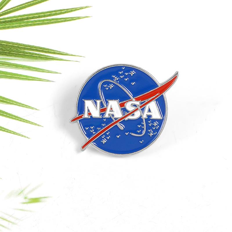 NASA Astronaut Space Brooch - Creative Alloy Badge Pin Accessory