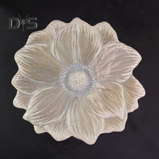 PVC Placemats for Dining Pressed Vinyl Metallic Flower Table Mats 15 Inch Round Tablemats Vinyl Place Mats for Kitchen Table Holiday Wedding