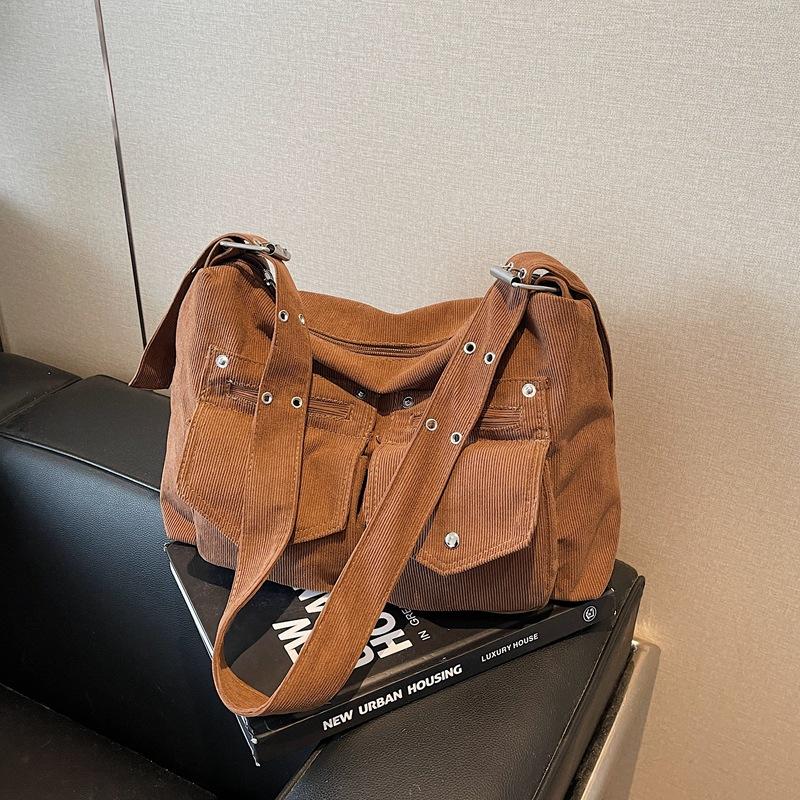 

Летняя бархатная сумка женская новая на плечо сумка-тоут большой вместимости студенческая для занятий сумка-мессенджер коричневый