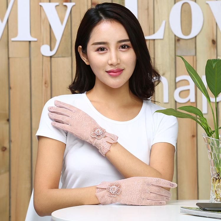 Sunscreen Gloves for Women In Summer Short Thin Summer Elastic Sunscreen Ultraviolet Ice Lace Non Slip Touch Screen Driving Ladies