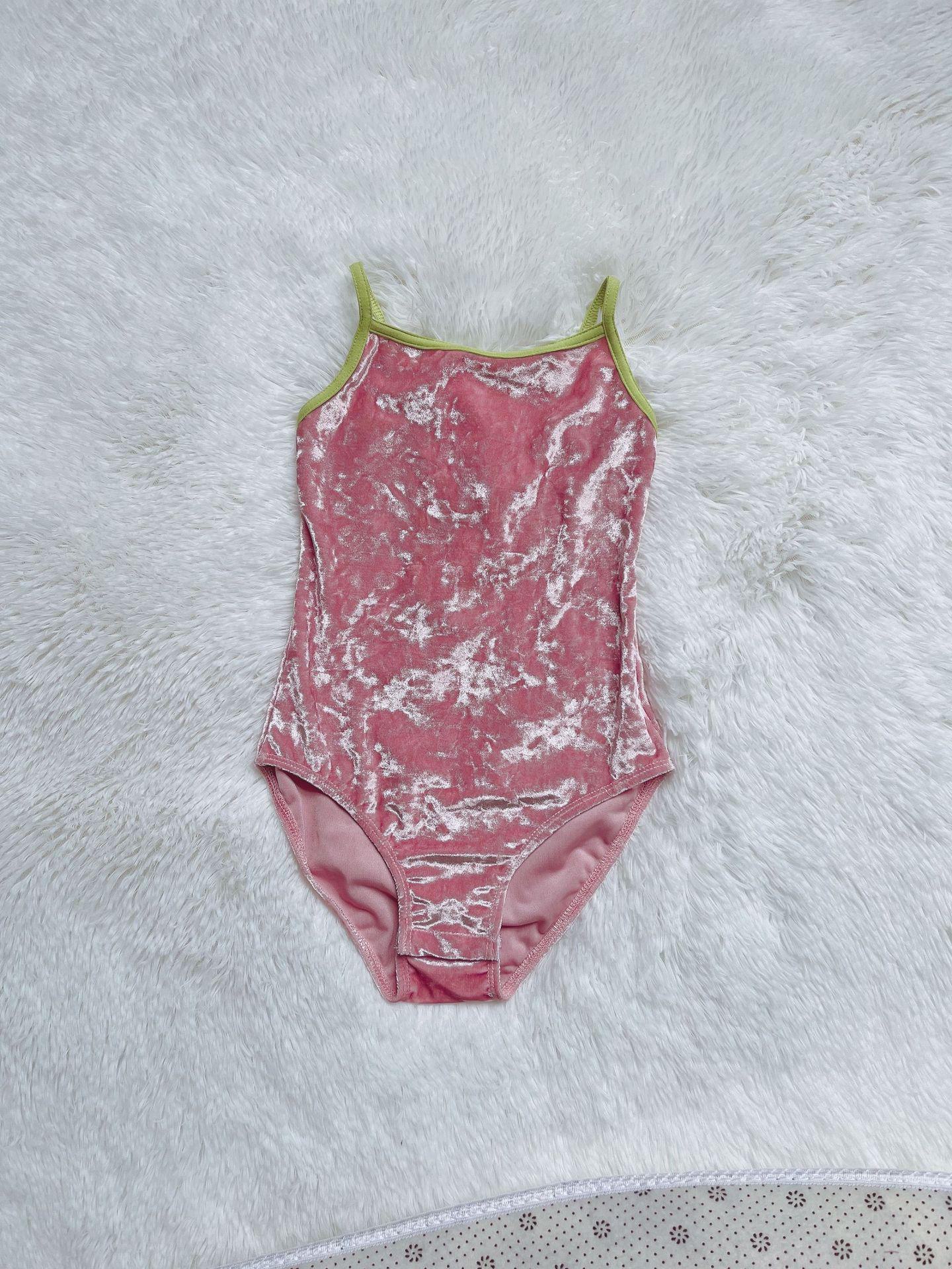 

Профессиональный бархатный боди для танцев и гимнастики для девочек с отделкой из бриллиантов — идеально подходит для экзаменов по искусству. single service, L