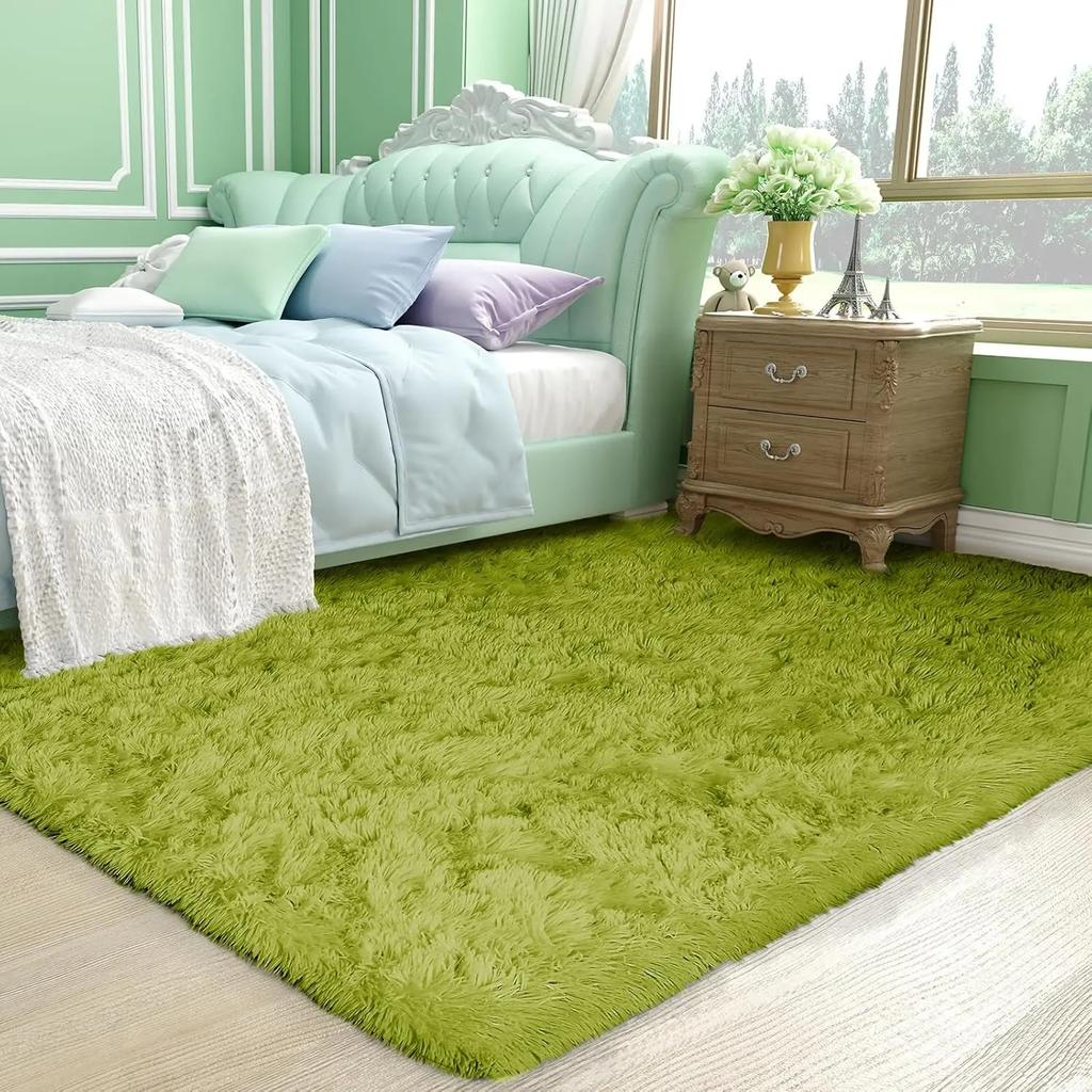 Winter Warm And Soft Fluffy Carpet Is Used As a Floor Mat For Living Room And Bedroom For Home Decoration.