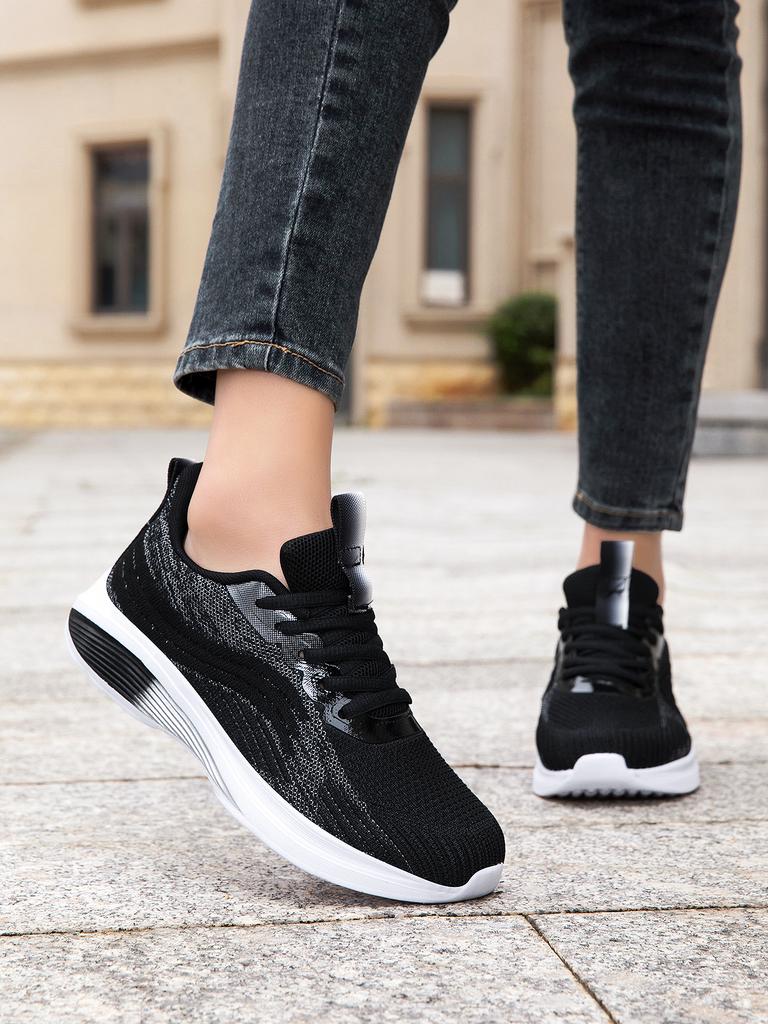 Men's Sports Shoes, Men's 2026 New Style, Versatile, Lightweight, Soft-Soled, Shock-Absorbing Running Shoes for Men