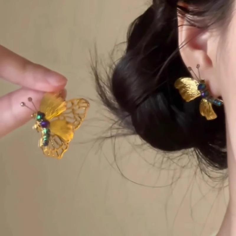 

New Chinese Style Niche Unique Retro Butterfly Earrings 1 pair of earrings