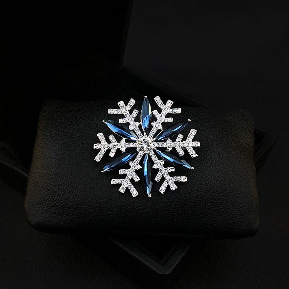 Female Snowman Snowflake Christmas Women Badge Korean Style Pin Fashion Jewelry Christmas Brooches