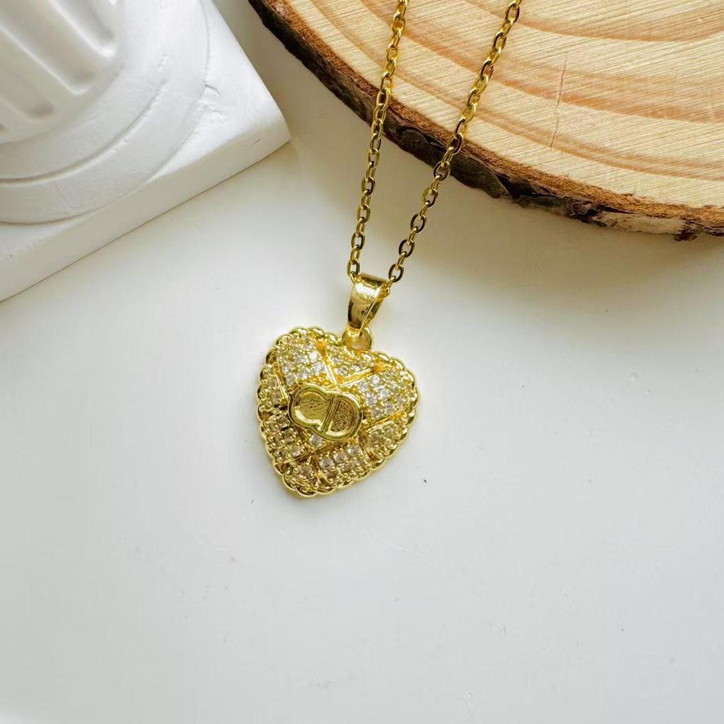 Retro INS Style Multicolor Zircon French Peach Heart Necklace with Diamonds and Titanium Stainless Steel