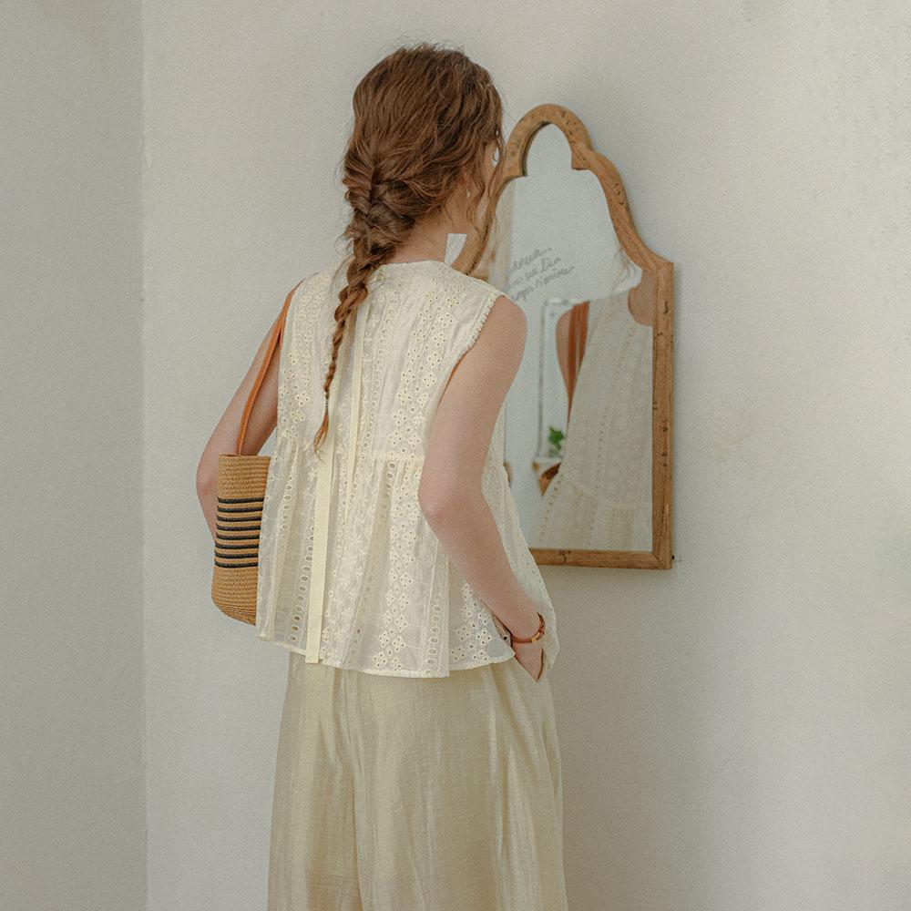 Peulaudeumali Pm_Lace Punch Sleeveless Top_Ivory