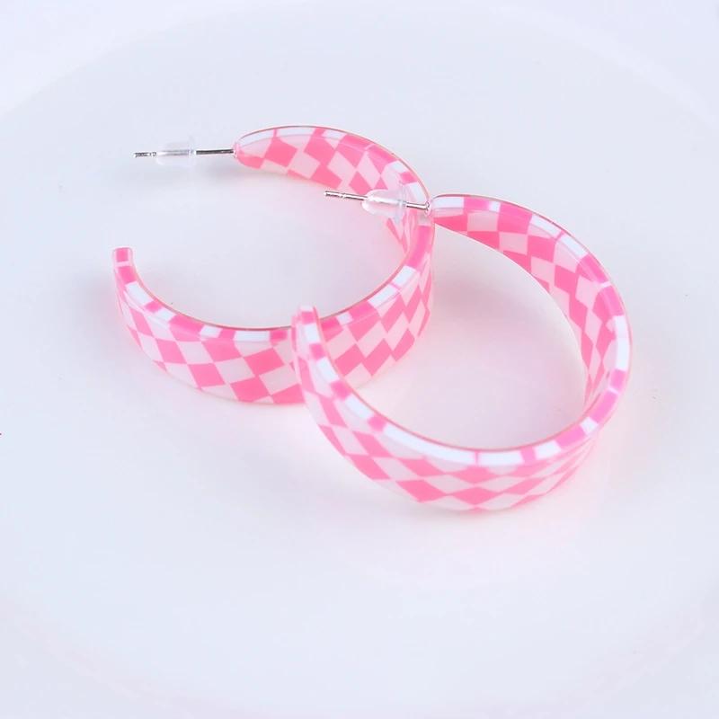 Trendige Acryl-Creolen mit Leopardenmuster für Damen und Mädchen im Retro-Stil: Elegante Ohrstecker in C-Form mit Twist-Design – Modeschmuck-Accessoires