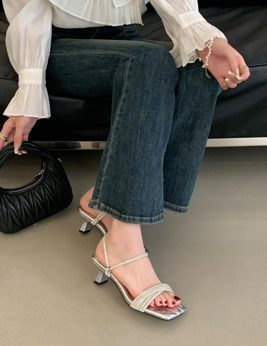 

2025 summer two wear rhinestone French thick heel cool slippers fairy style with skirt holiday open toe sandals 39 серебряный