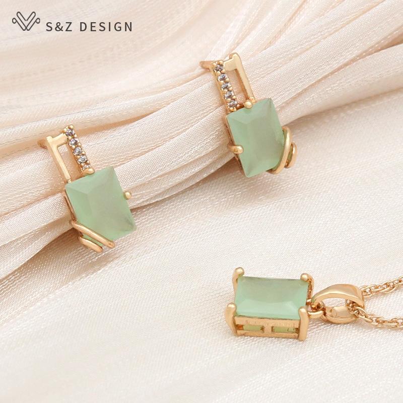 Orecchini Pendenti Statement Rettangolari Oro Con Smalto – Design Geometrico, Colori Beige E Verde, Gioiello Alla Moda
