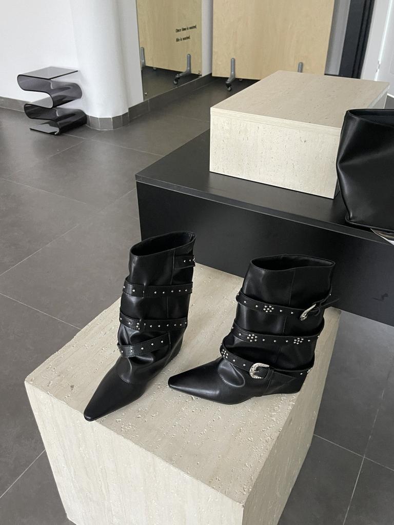2025 New French White Short Boots Fashionable Pointed Head Wide Tube Thin Belt Buckle Rivet Wedge Heel Medium Tube Pants Tube Boots