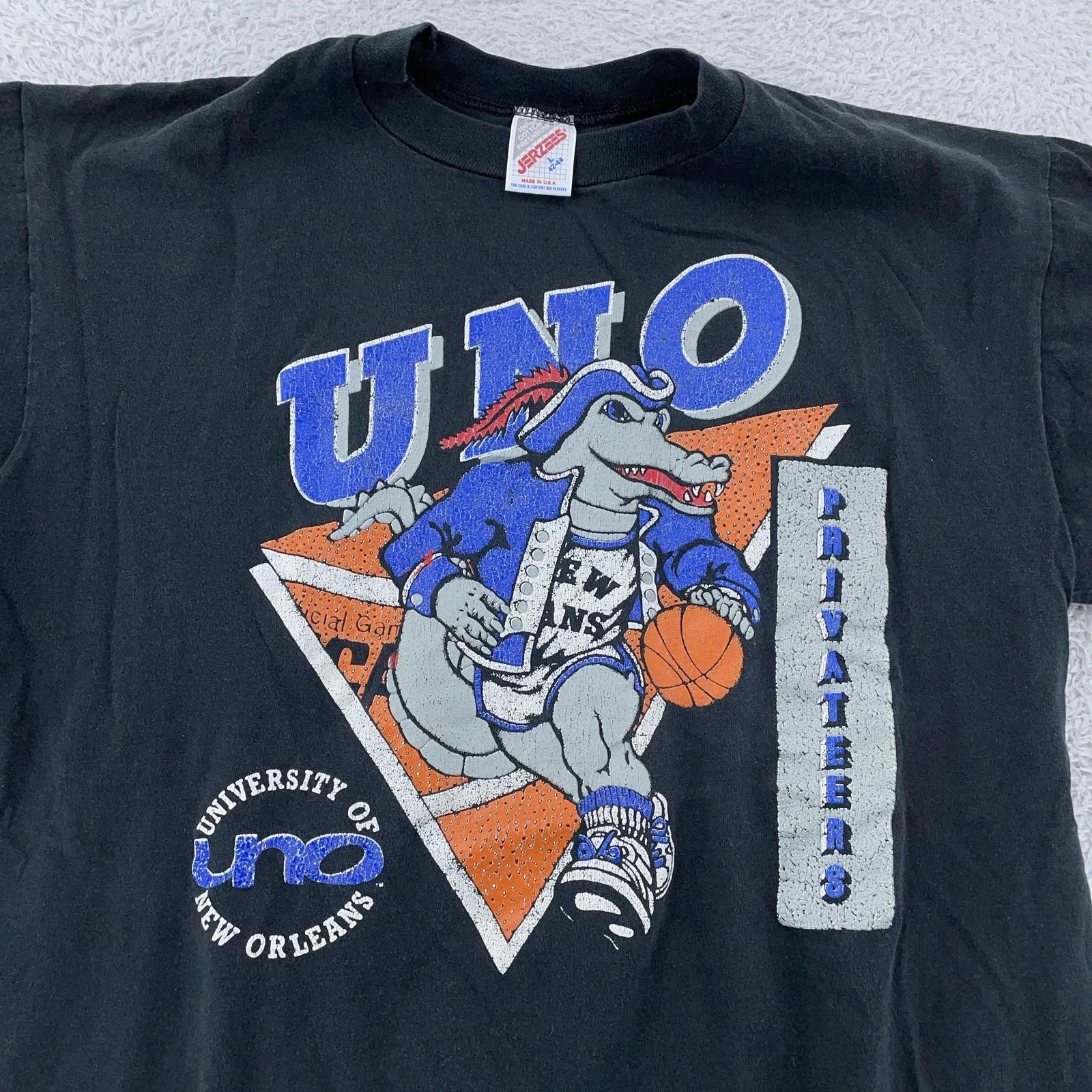 

Vtg 90s New Orleans Privateers Shirt Mens FITS S/M Black Basketball UNO USA S