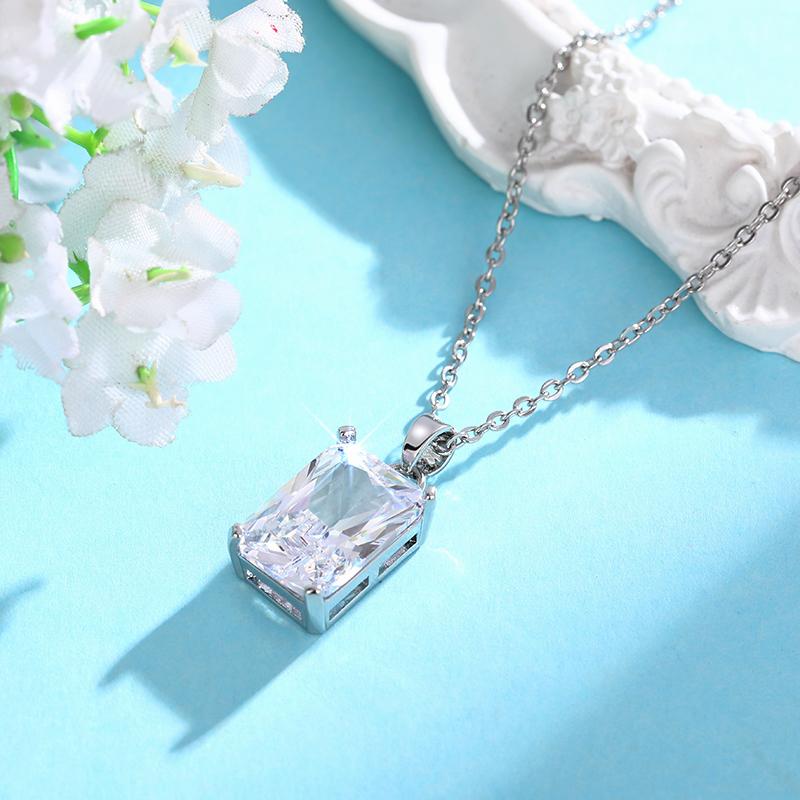 Huitan Minimalist Shiny Cubic Zirconia Pendant Necklace Noble Delicate Accessories Chic Fashion Simple Jewelry for Wedding Party
