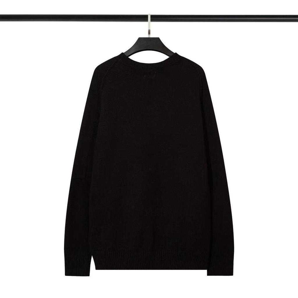 CP Lens Badge Knitwear: Versatile, Casual Loose Round Neck Sweater for Men - Autumn/Winter Edition
