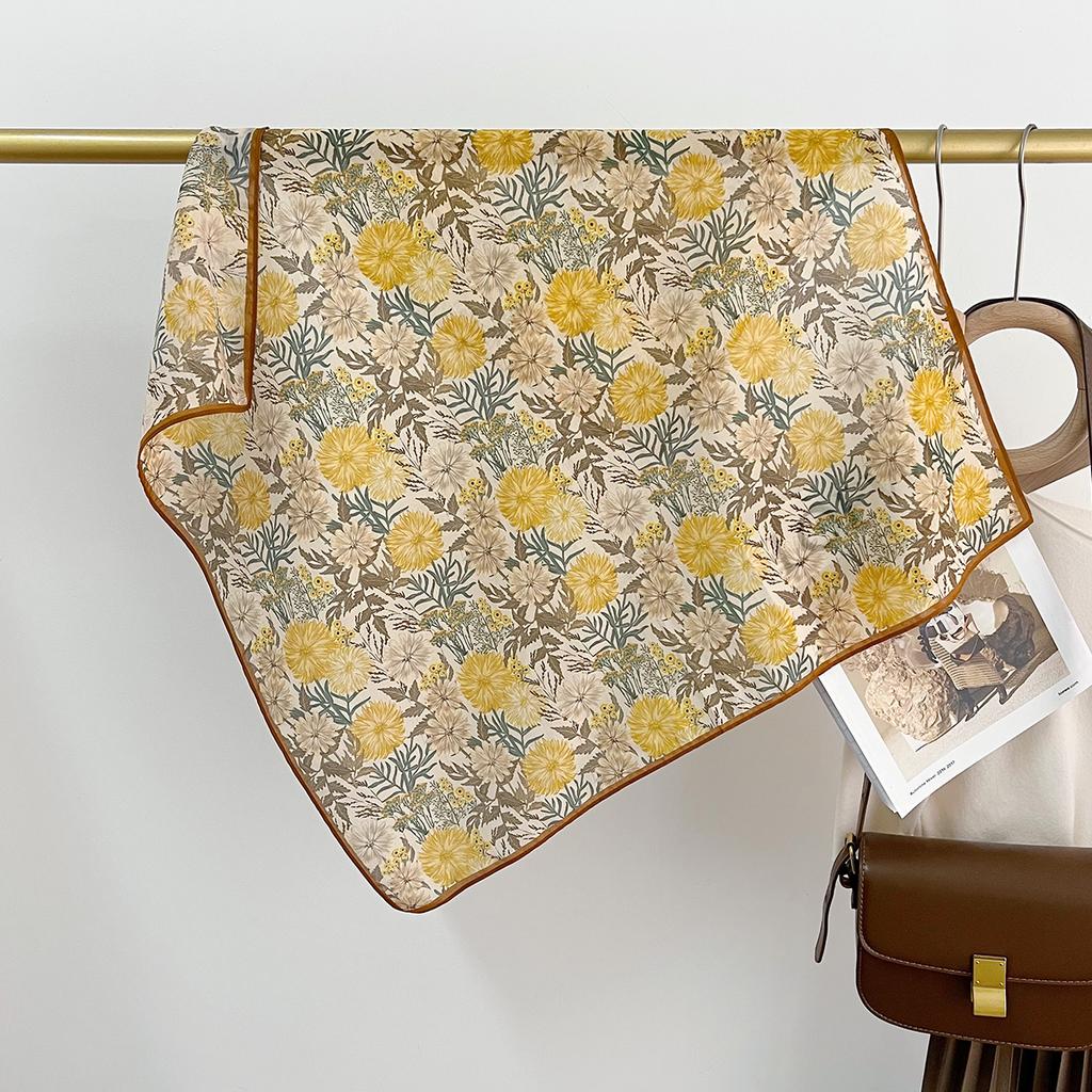 Spring And Summer Light And Breathable 65 * 65Cm Square Scarf Versatile Printed Mulberry Silk Cotton Blended Women'S Silk Scarf