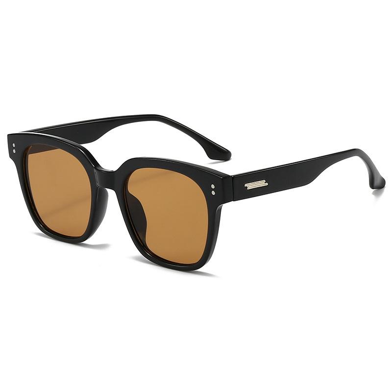Men's Stylish Oversized Square Sunglasses with A Premium Feel, UV Protection, Suitable for Everyday Sun Protection.