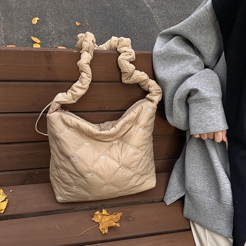 

College students class tote bag women s new autumn and winter bag women s bow embroidered shoulder messenger bag сірий колір