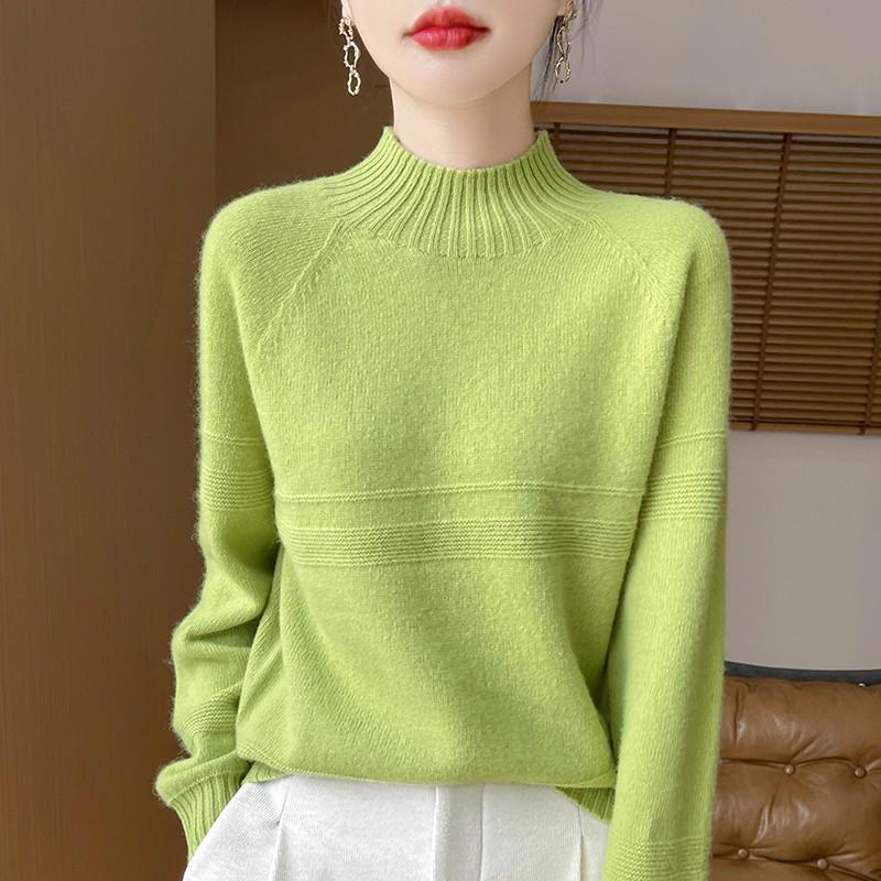 2026 Autumn/Winter Women's Thick Knit Wool Pullover: Half-High Collar, Long Sleeve, Loose Fit.