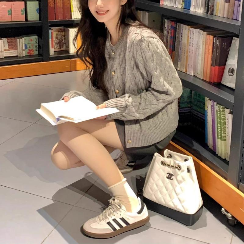 Autumn and winter new cardigan sweater women's retro loose small long-sleeved women's knitted top jacket