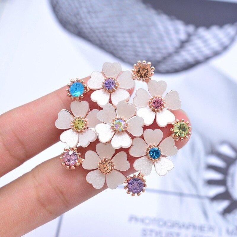 Creative Literary Purple Hydrangea Plant Flower Brooch Ladies Western Pin Sweater Brooch Accessories