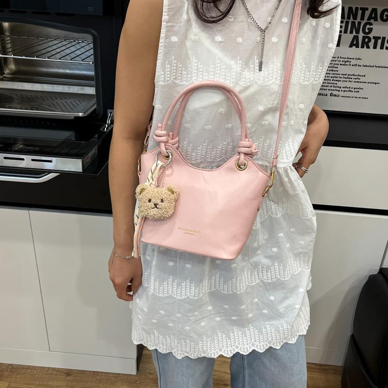 Popular Texture Portable Bucket Tote Bag New Spring and Summer Fashion Versatile Commuter Shoulder Messenger Bag