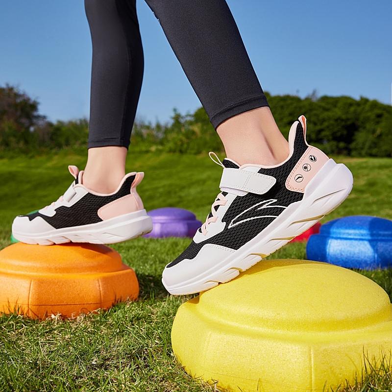 Anta Kids Shock Absorbing Breathable Low Top Running Shoes Kids Sneaker Black White Pink A22435567-7