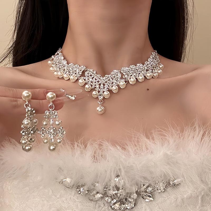Diamond-encrusted Flower Pearl Necklace Earrings Elegant Temperament Versatile Jewelry Set Light Luxury High-end Jewelry