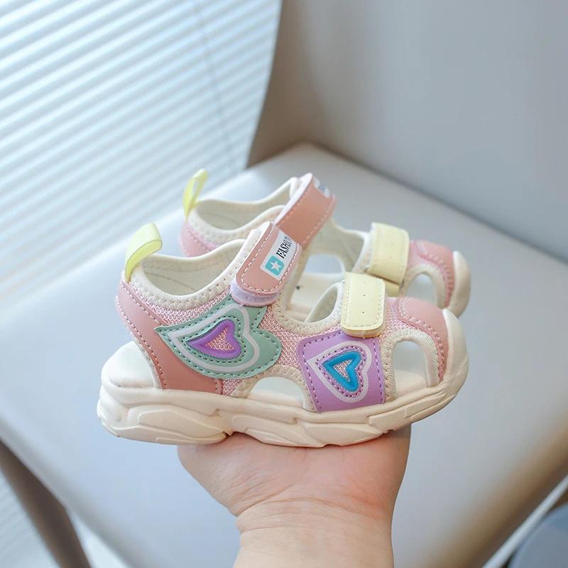 Girls Beach Shoes Fashion 2025 Summer Brand New Kids Sport Sandals with Double Hearts Classic Princess Sweet Casual Sandals Soft
