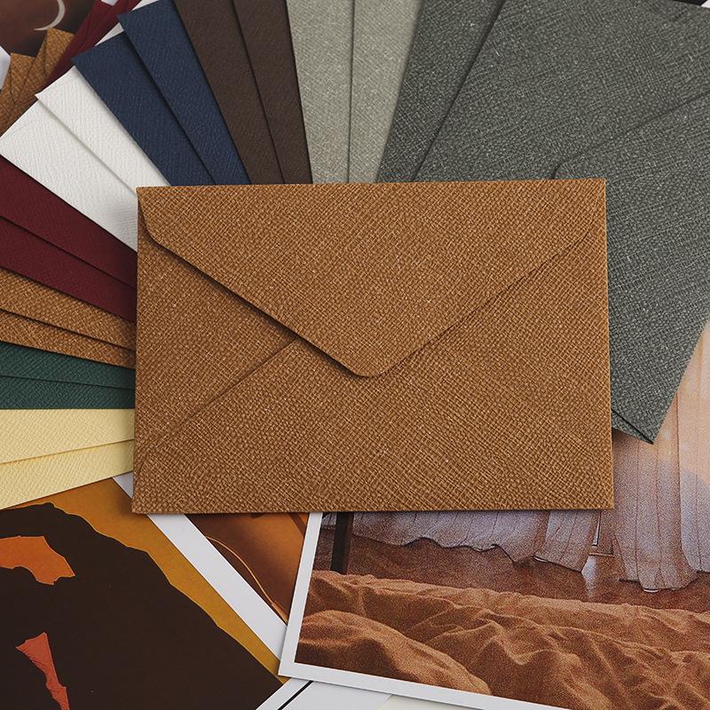 Retro Linen Texture Love Letter Set: Western Style Triangular Envelopes with Specialty Storage