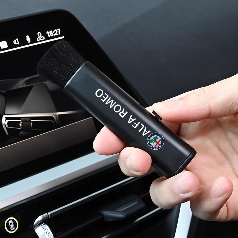 LMRGZ1 1Pcs PPS Car Retractable Cleaning Brush Artificial Wool Small Brush For Alfa Romeo 156 159 147 4C 8C 166 Giulia Giulietta Mito
