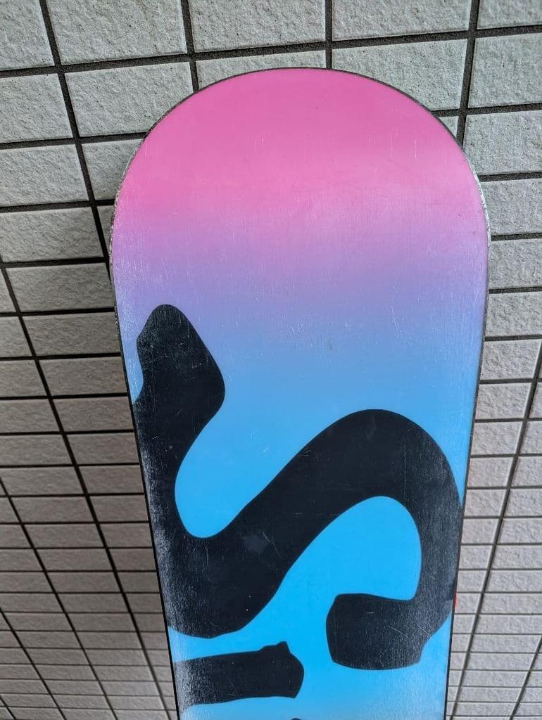 [GEBRAUCHT] Swirl Snowboard Schwarz, Pink, Orange Bindungen