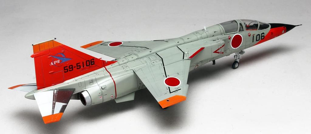 PLATZ Air Force Kai with Pilot Figure Plastic Model Molded Color 1/72 Self-Defense FS-T2 (T-2) AC-59