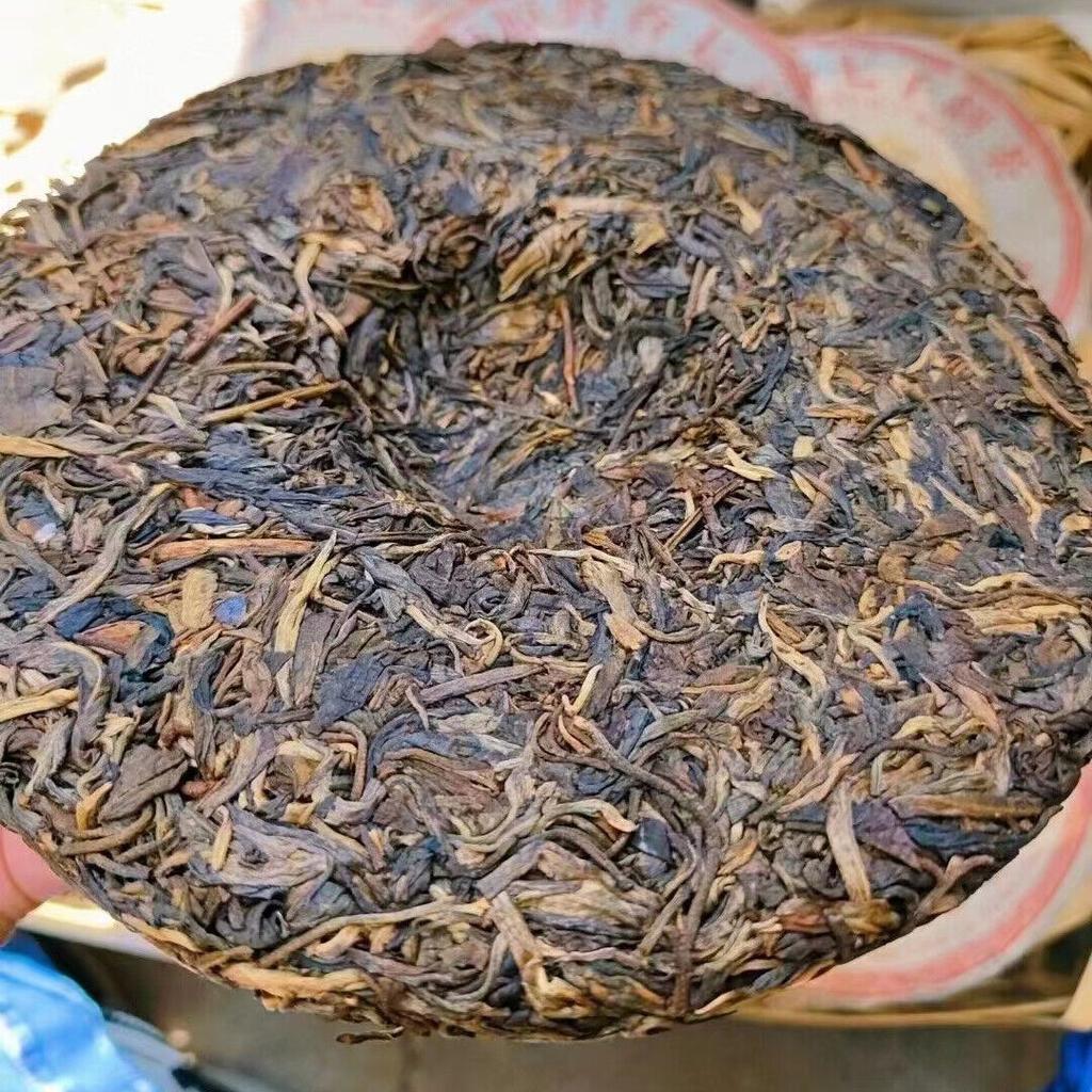 357g Yunnan Aged Pu-erh Raw Tea Cake 2006 Menghai Puerh King Old Pu'er Cake Tea