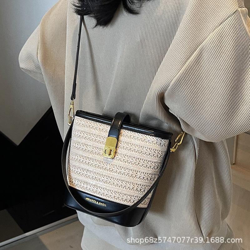 New Textured Straw Bag, Hand-woven Women's Bag, Bucket Beach Bag, Contrast Simple Casual One-shoulder Crossbody Bag