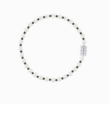 Bracelet Godron en argent 925, orné de perles noires, crème et blanches. (4 mm) LLWS25240