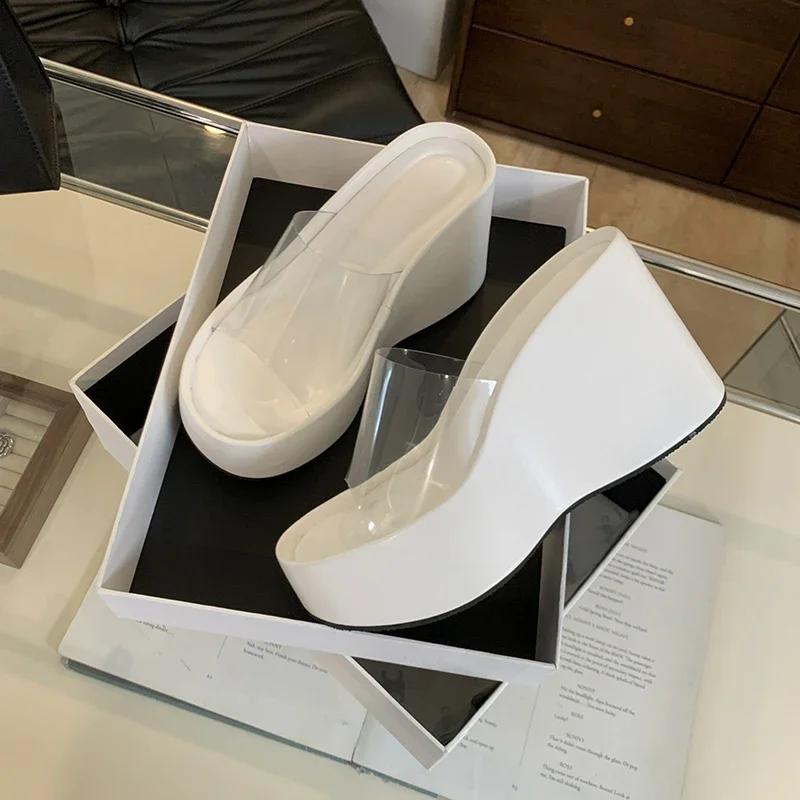 

Летние женские тапочки на толстой подошве, модные элегантные шлепанцы из ПВХ с прозрачной платформой и танкеткой, женские повседневные пляжные сандалии для отдыха на открытом воздухе 37 бежевый