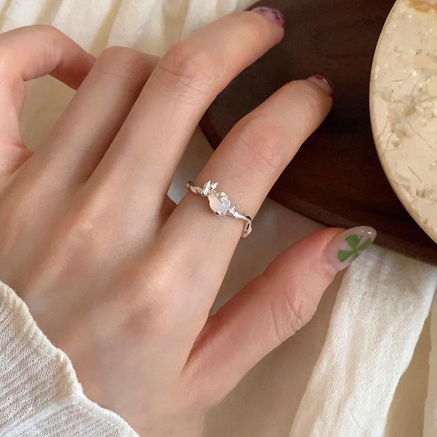 Fashionable Open-end Ring, Elegant Opal Transparent Flower Irregular Elegant Women's Jewelry Gift.
